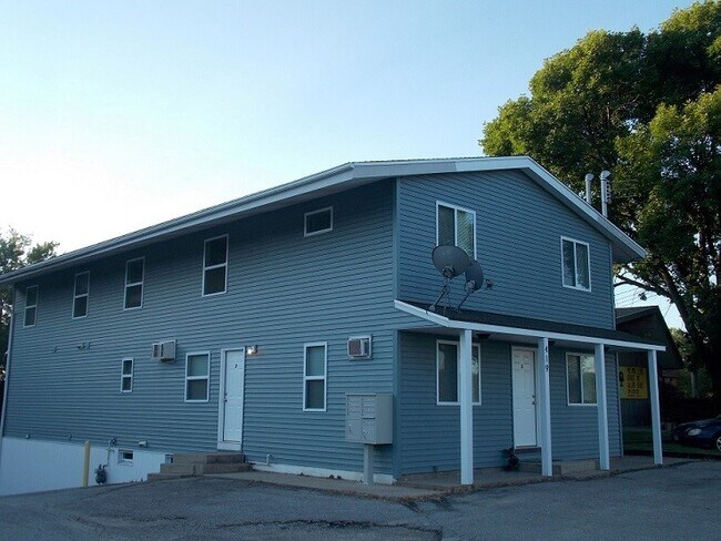 Building Photo - 419 10th Ave