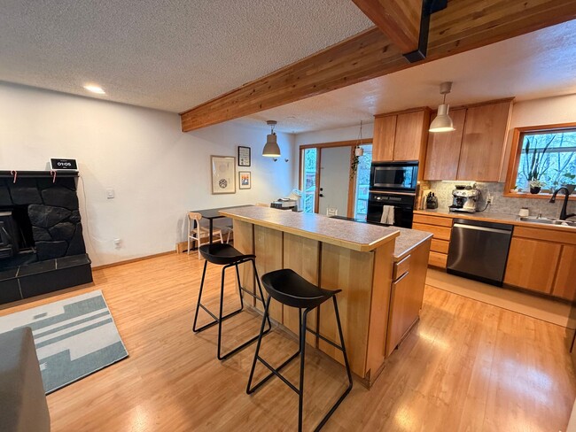 Foto del edificio - A beautiful (3) bed home in a desirable location!  Don't miss it!