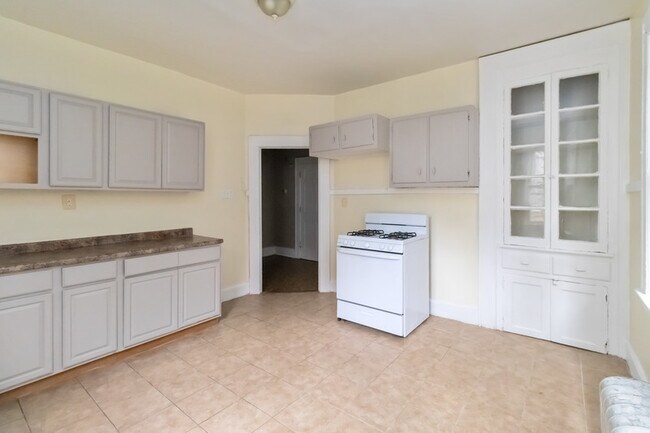 Building Photo - 24 Wheeler St