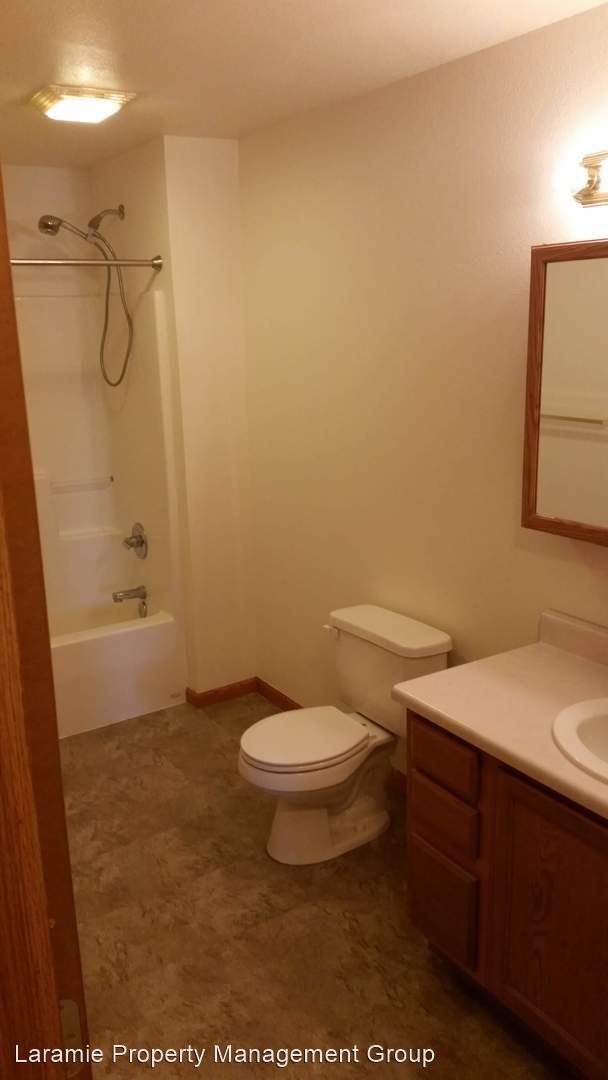 Building Photo - 3 br, 2 bath House - 1404 Thaxton Court Un...