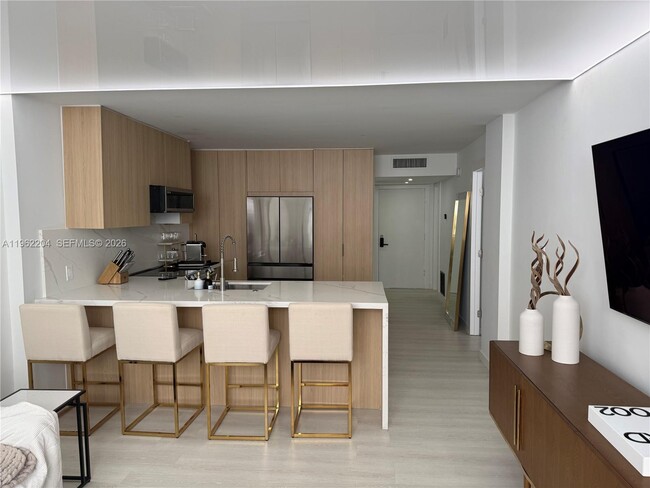 Building Photo - 1849 S Ocean Dr