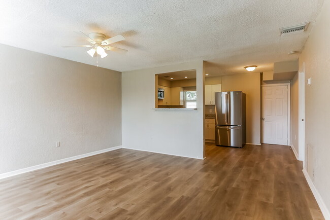 Foto del edificio - 710 NW 35th Ave