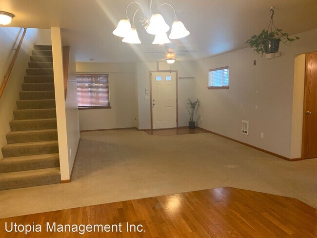 Building Photo - 2 br, 2.5 bath House - 4051 Eliza Ave #102