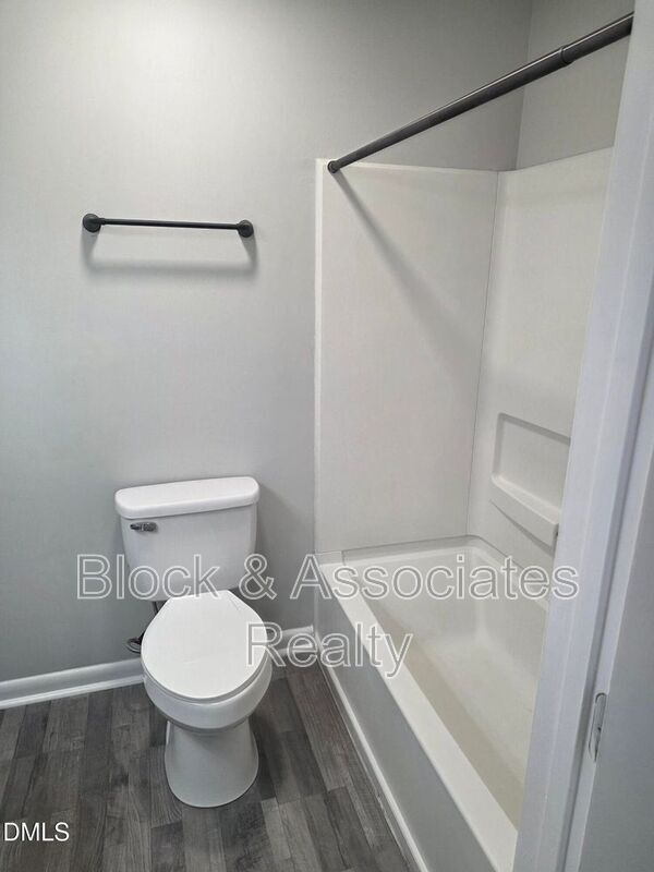 Building Photo - 1411 Collegiate Cir