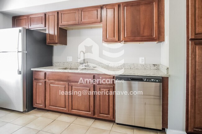 Foto del edificio - 6521 E 5th Pl