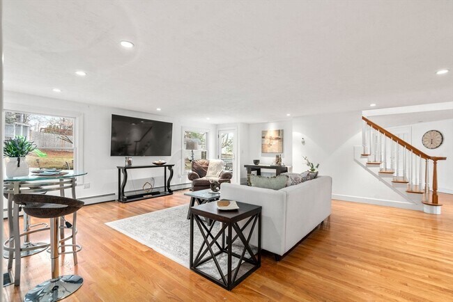 Foto del edificio - 850 Dedham St