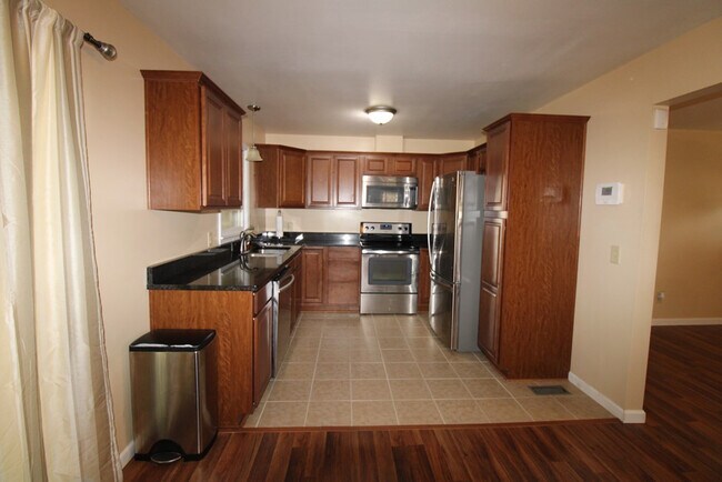 Foto del edificio - 2413 Hunt Club Rd