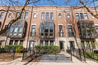 Building Photo - 2860 N Paulina St