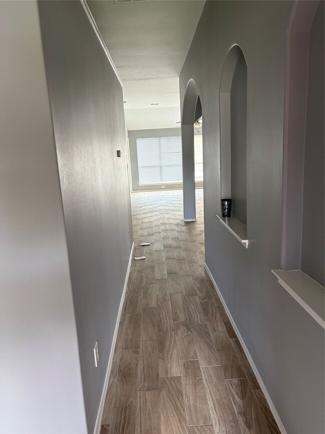 Building Photo - 7214 Crescent Mills Dr