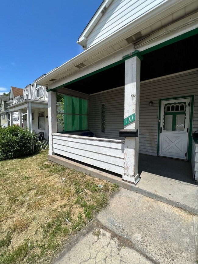 Building Photo - 121 Bausman St