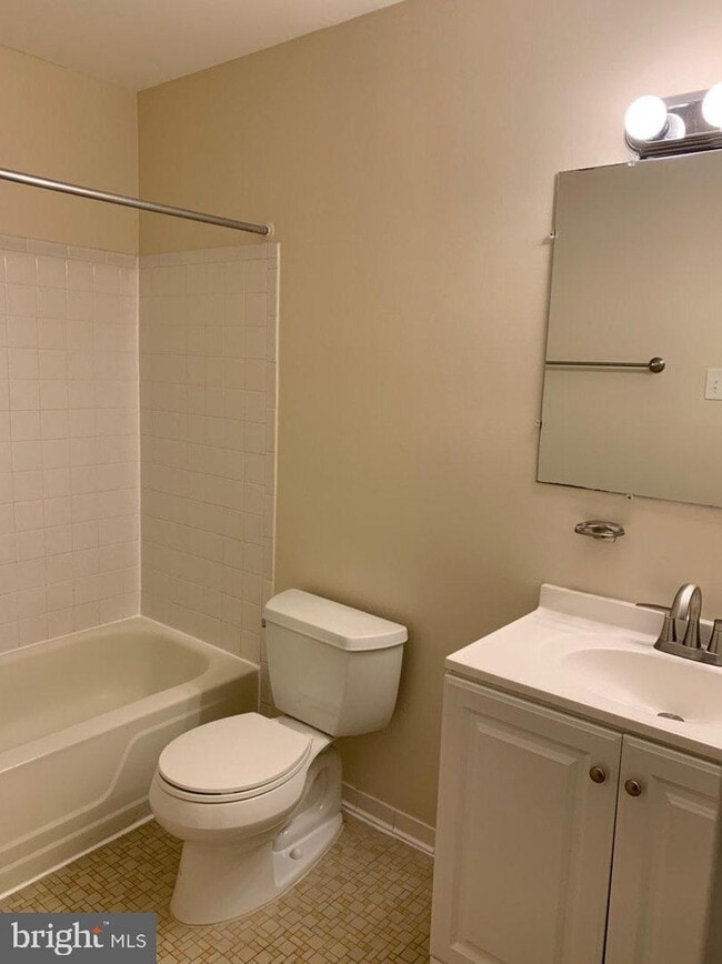 Building Photo - 10262 Wilde Lake Terrace
