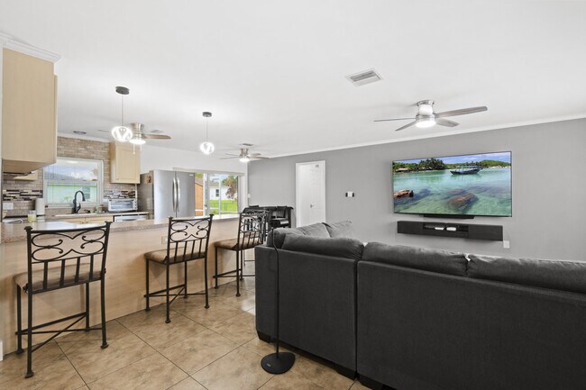 Foto del edificio - 1672 SW Angelico Ln