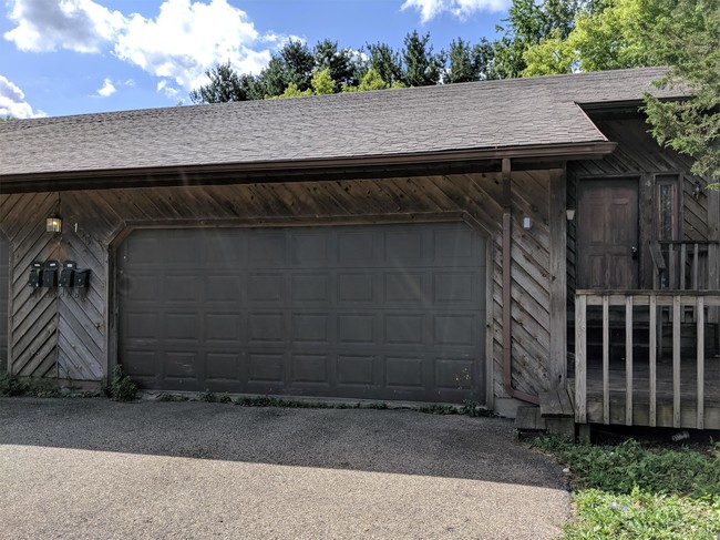 Building Photo - 5155 Cheney Dr