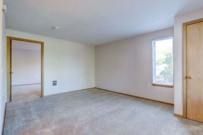 Foto del edificio - Beautifully remodeled 1 bedroom unit with washer/dryer included!