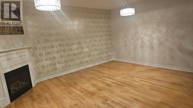 Photo du bâtiment - 24 Yardmaster Dr