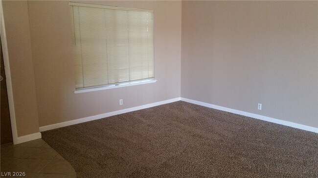 Building Photo - 1745 Mt Hood St