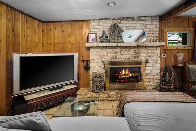 Foto del edificio - 16020 Pool Canyon Rd