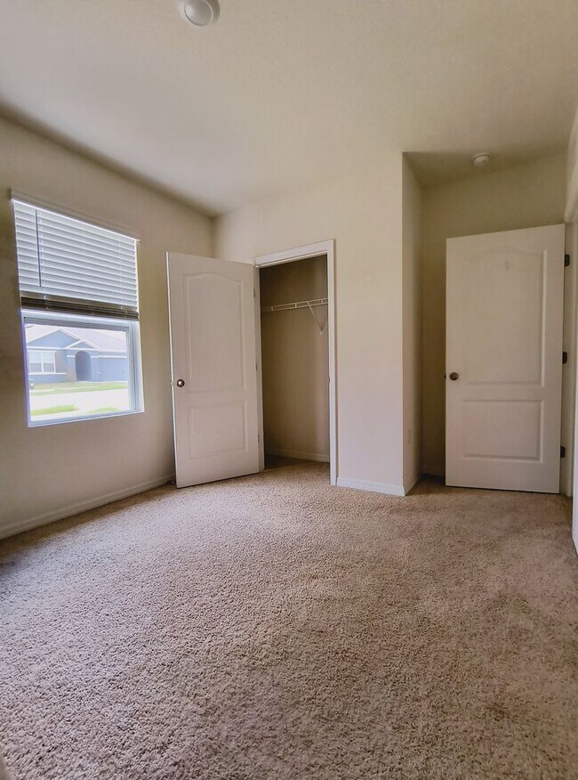 Building Photo - $500 OFF THE RENT ON SECOND MONTH !!! Beau...