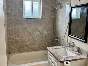 Building Photo - 3906 Rotman St