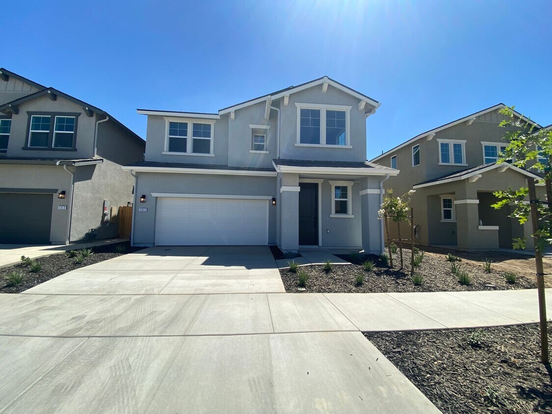 Foto principal - Spacious 4-Bedroom New Build in Prime Nort...