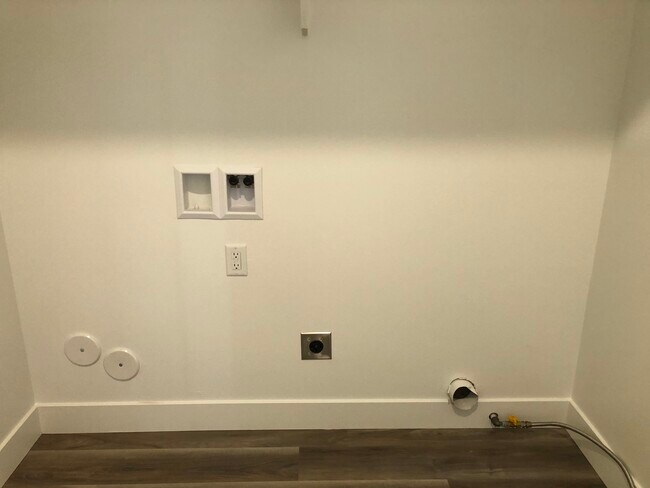 Building Photo - 1579 W Pyrite Ln