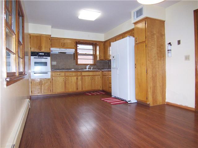 Building Photo - 372 Gilbert Ave