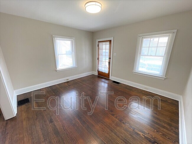 Foto del edificio - 742 Arlington Ave