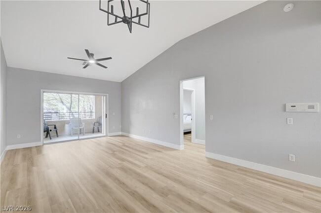Foto del edificio - 673 Peachy Canyon Cir