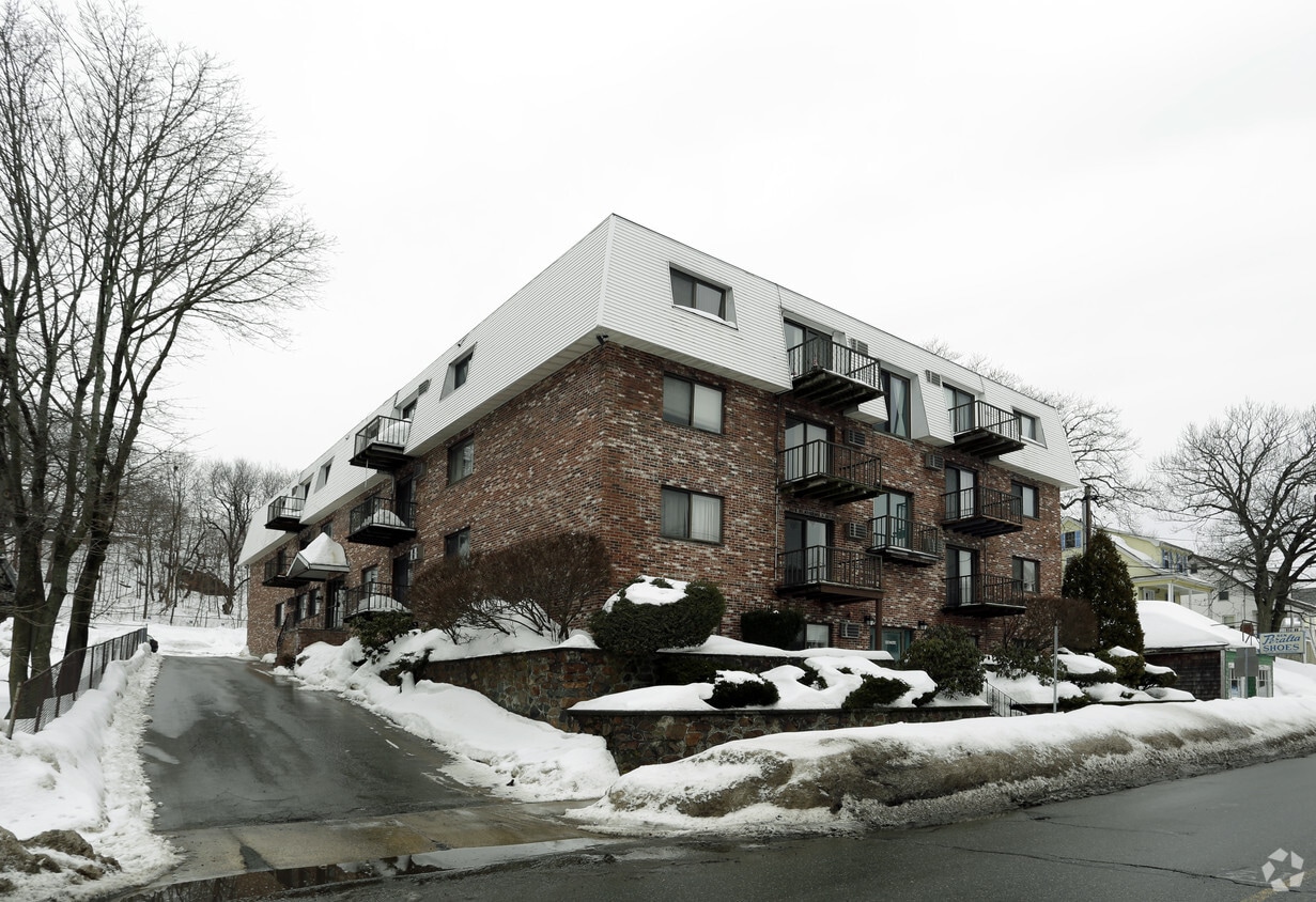 458460 Eastern Ave, Lynn, MA 01902 Apartments in Lynn, MA