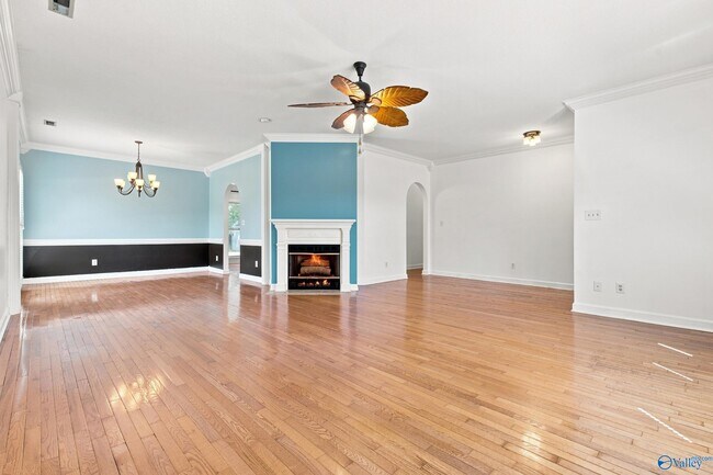 Building Photo - 146 Leathertree Ln