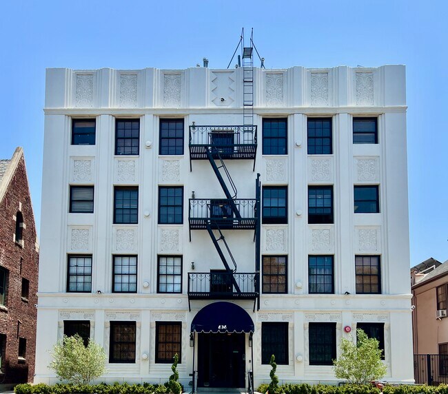 636 S Burnside Ave, Los Angeles, CA 90036 Apartments in Los Angeles