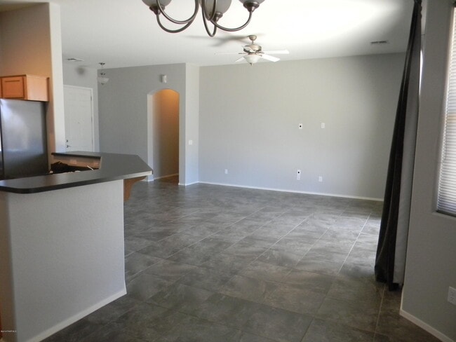 Foto del edificio - 3975 N Gower Dr