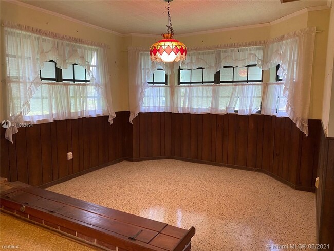 Foto del edificio - 3 br, 2 bath House - 960 Nightingale Ave