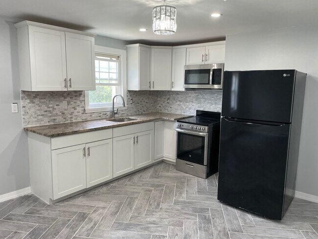 Building Photo - 155 W Main St