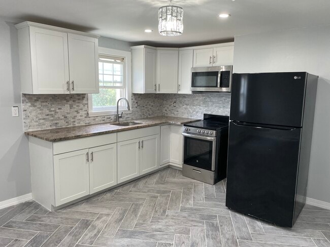 Building Photo - 155 W Main St