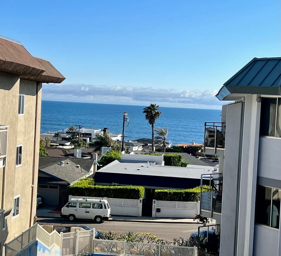 Ocean view - picture does not justify the view - 5370 La Jolla Blvd
