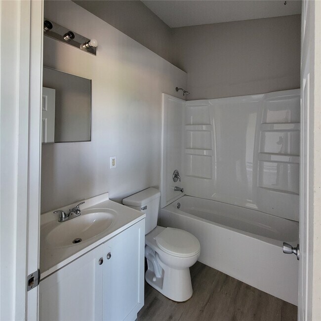 Building Photo - 1727 Bridleton Woods Dr
