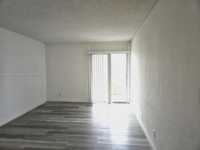 Foto del edificio - 4550 NW 9th St