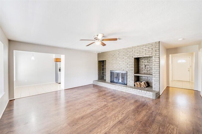 Building Photo - 7215 Bahia Ln