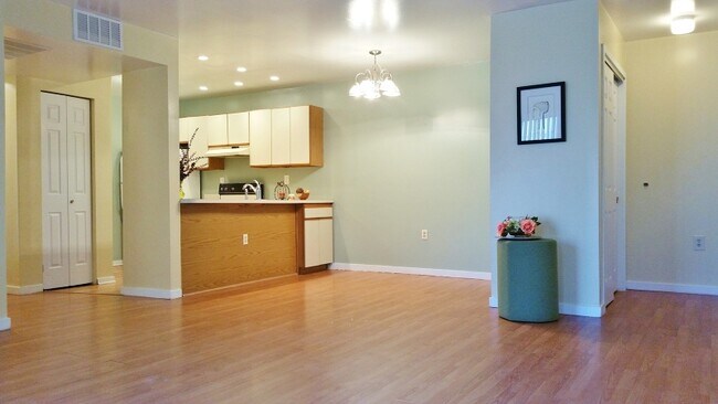 Foto del edificio - 771 Summer Ave