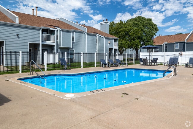 Pool - Westlink Village