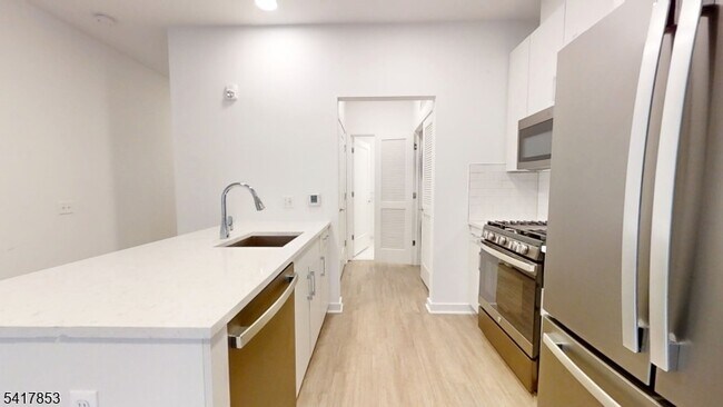 Foto del edificio - 1181 Morris Ave