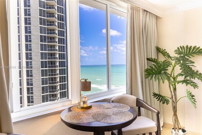 Foto del edificio - 19201 Collins Ave