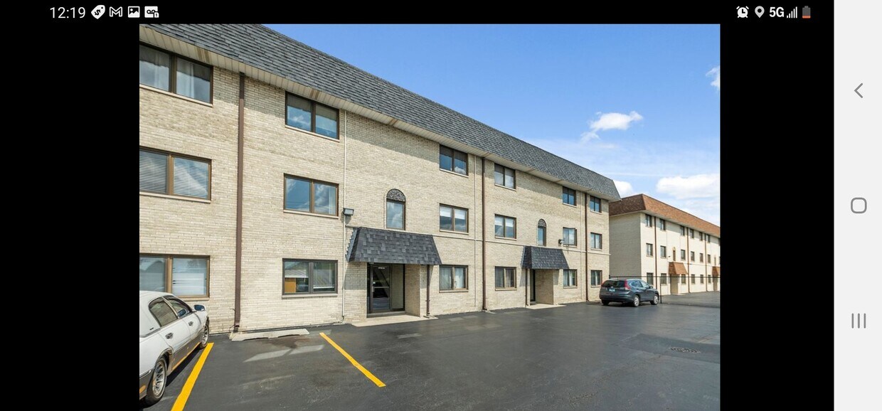 Free Private Parking - 10700 S Keating Ave