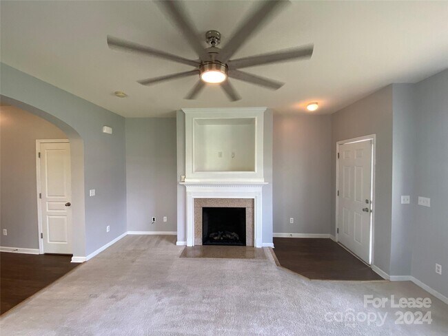 Foto del edificio - 13467 Calloway Glen Dr