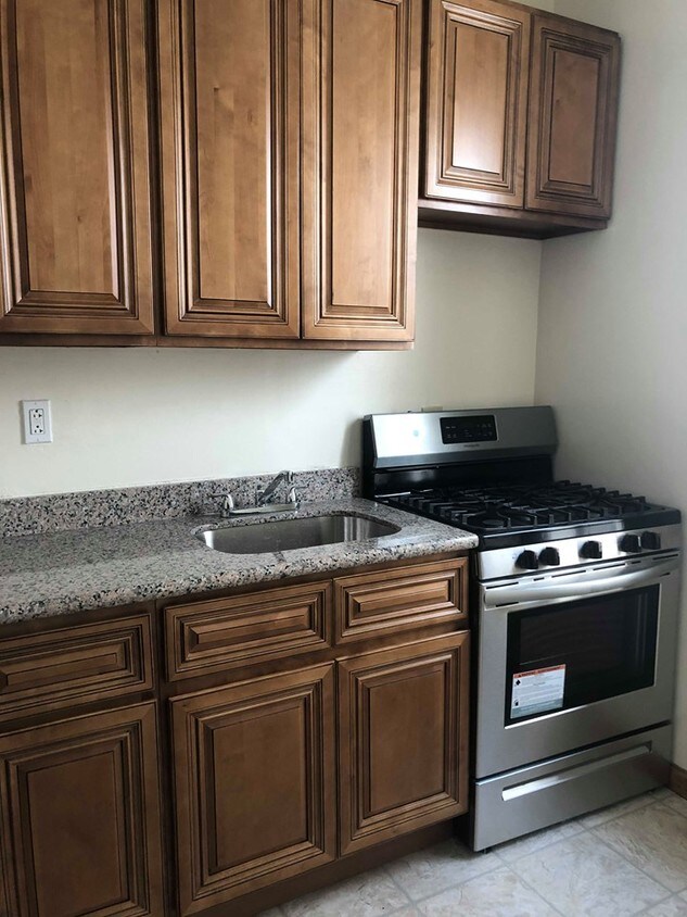 Foto principal - 834 Bay Ridge Ave