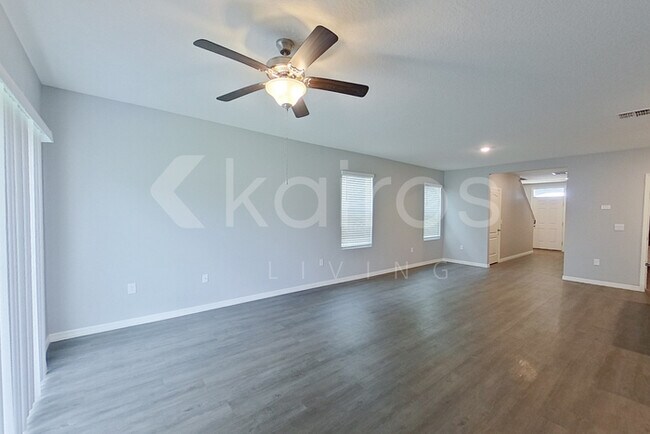Foto del edificio - 32217 Edson Ave