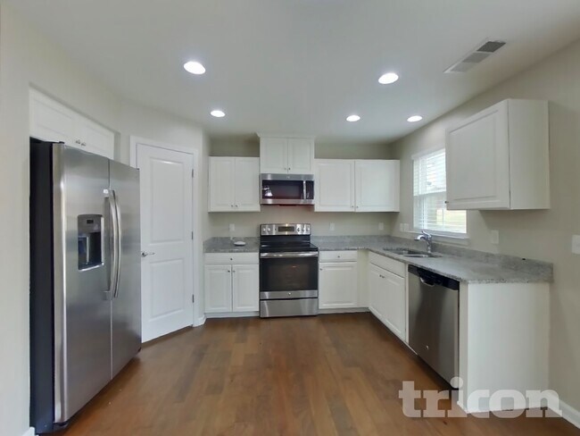 Foto del edificio - 2904 Cherry Point Ln