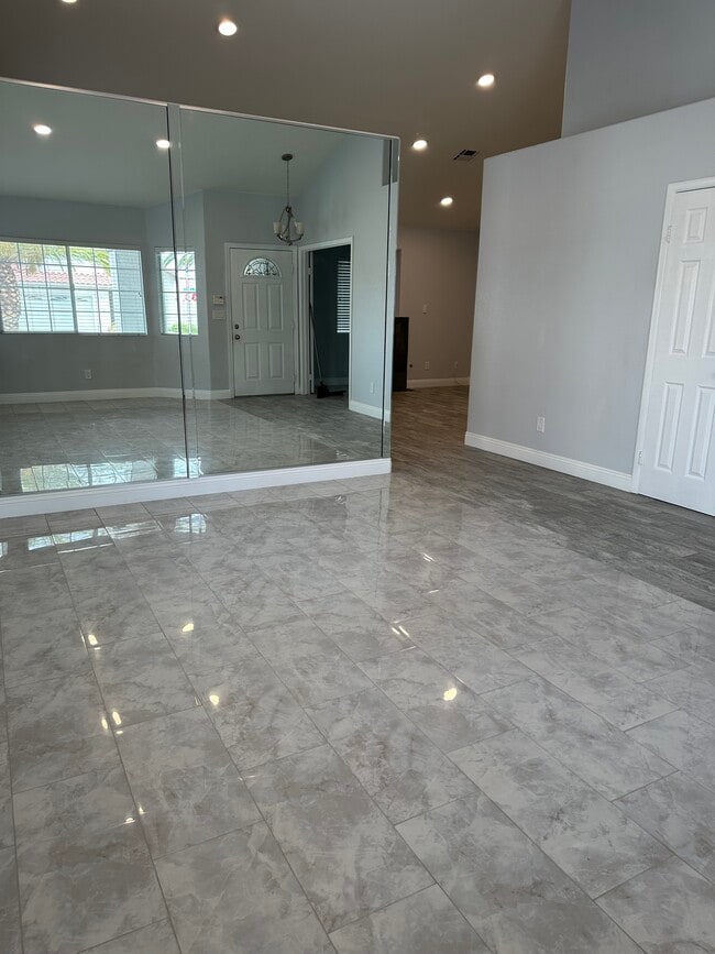 Building Photo - 3552 Kahala Bay Ln