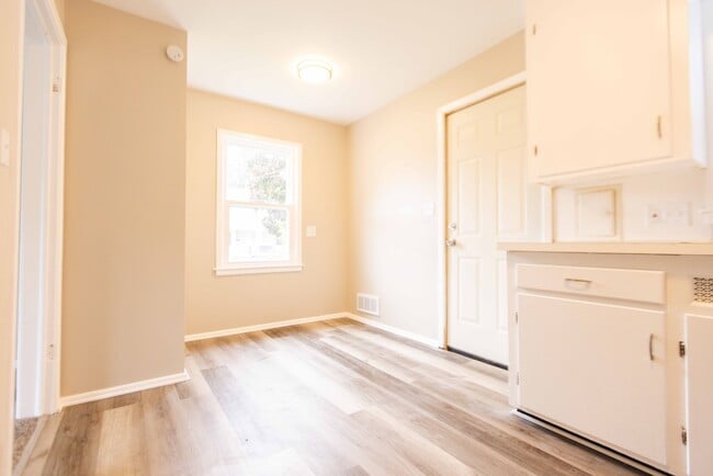 Building Photo - 3725 Watson Ave